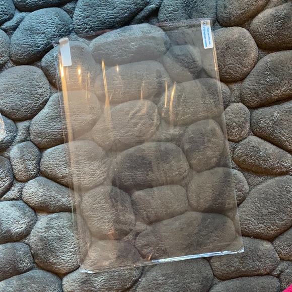 ipad/tablet case & screen protector - Picture 3 of 3